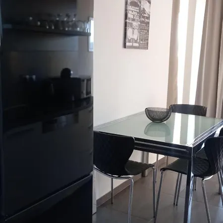 Helena Apartment *