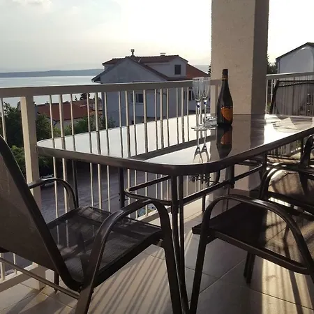 Helena Apartman