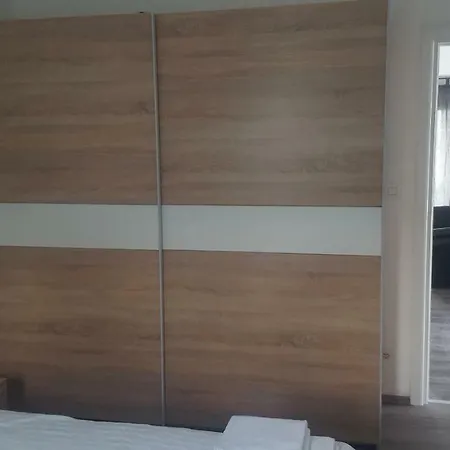 Helena Apartment *