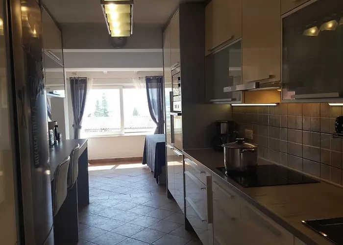 Διαμέρισμα Helena *